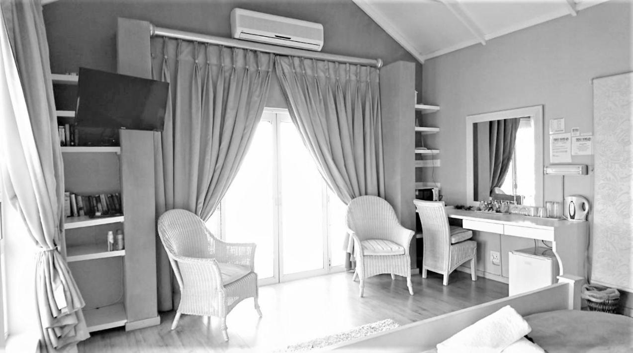 Indigo Moon Guesthouse Lichtenburg Buitenkant foto
