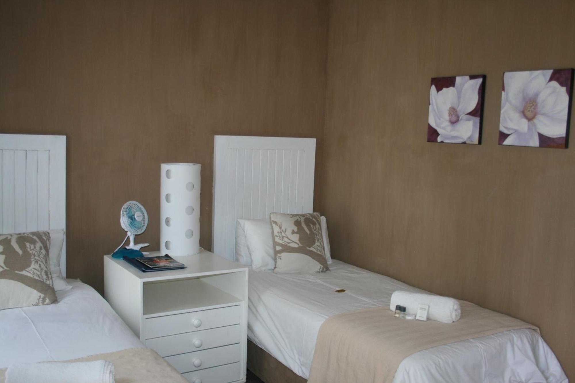 Indigo Moon Guesthouse Lichtenburg Kamer foto