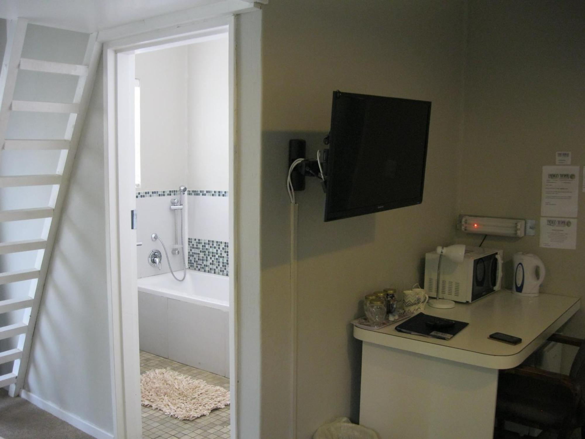 Indigo Moon Guesthouse Lichtenburg Buitenkant foto
