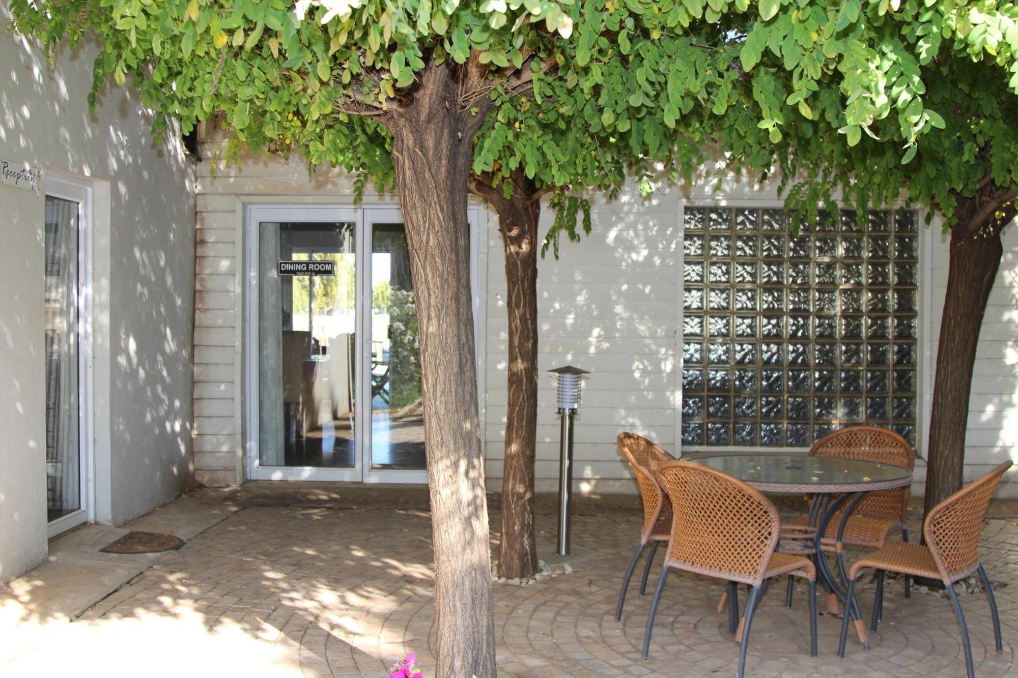 Indigo Moon Guesthouse Lichtenburg Buitenkant foto