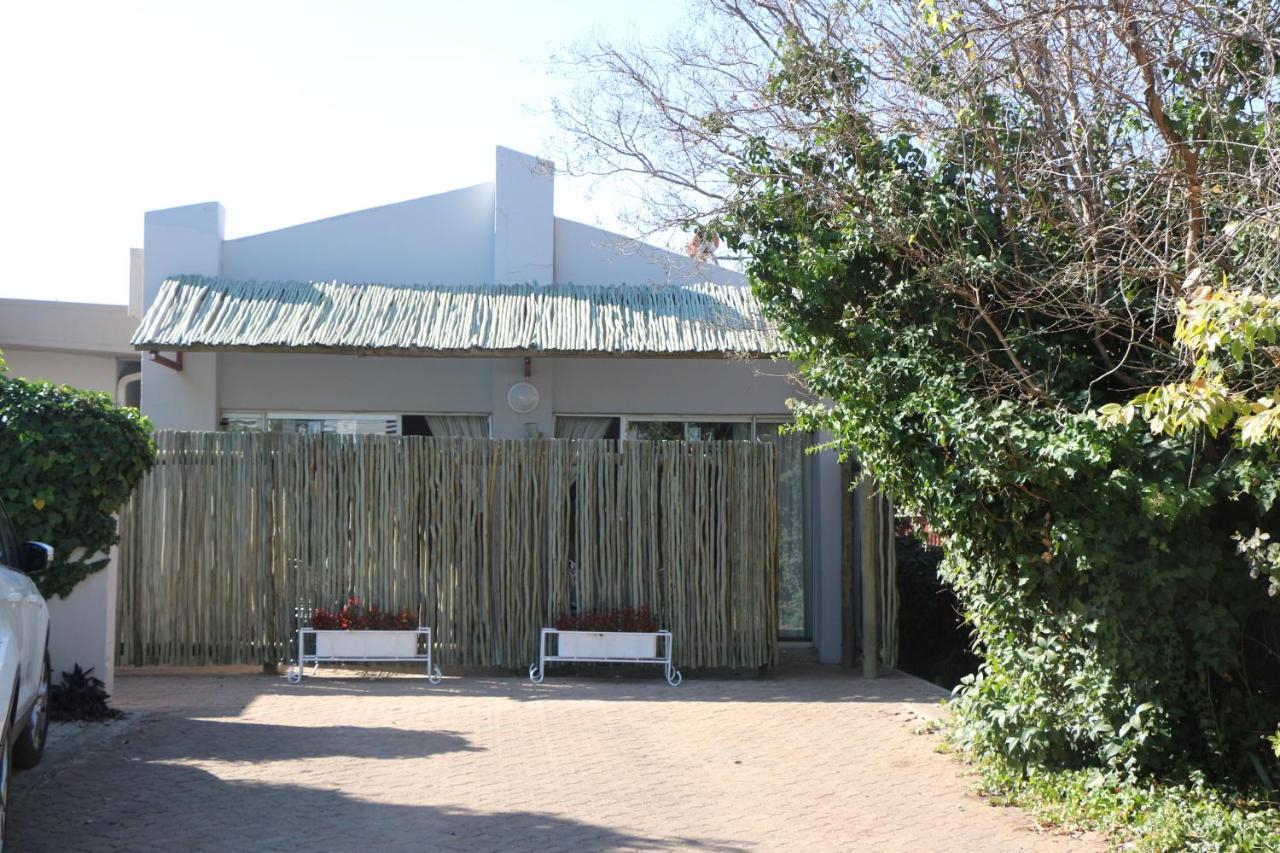 Indigo Moon Guesthouse Lichtenburg Buitenkant foto