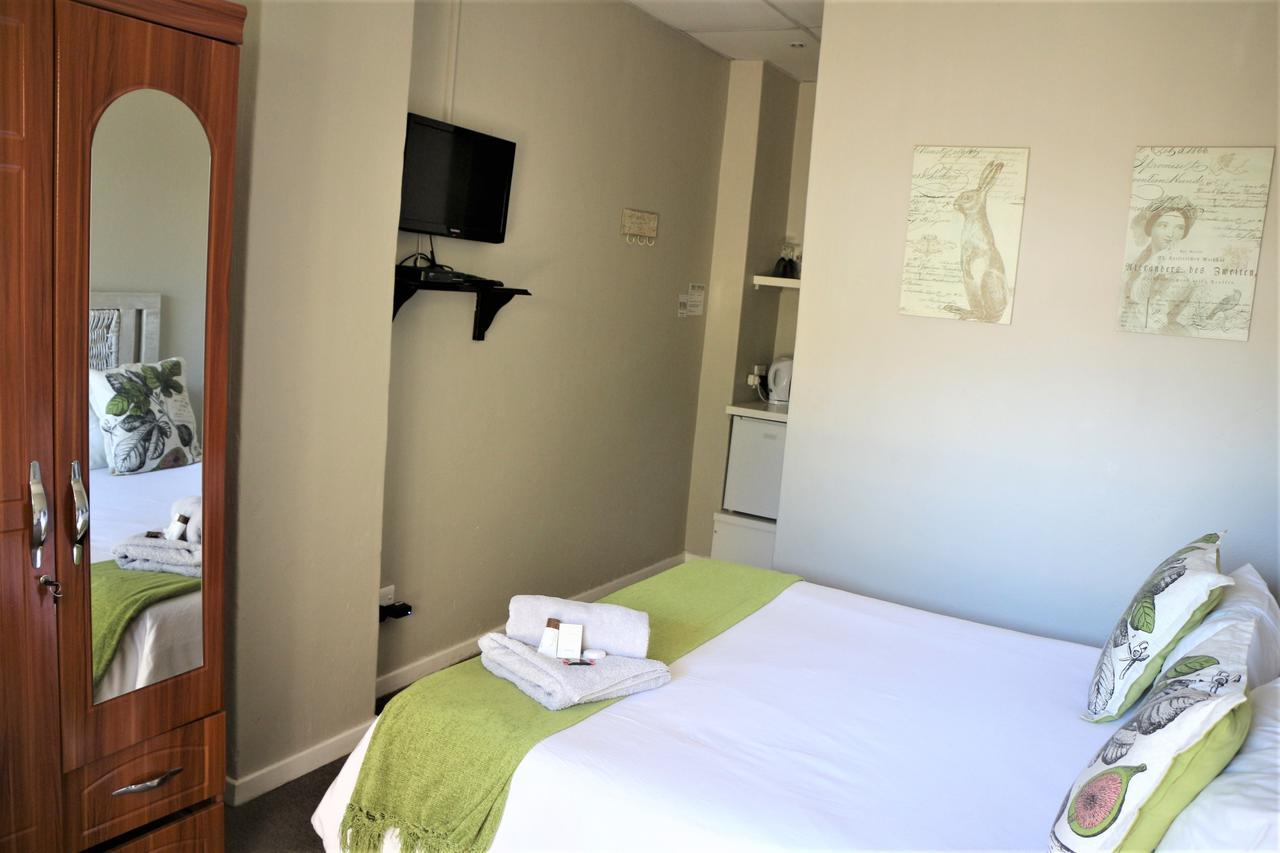 Indigo Moon Guesthouse Lichtenburg Buitenkant foto