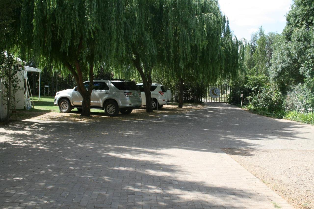 Indigo Moon Guesthouse Lichtenburg Buitenkant foto